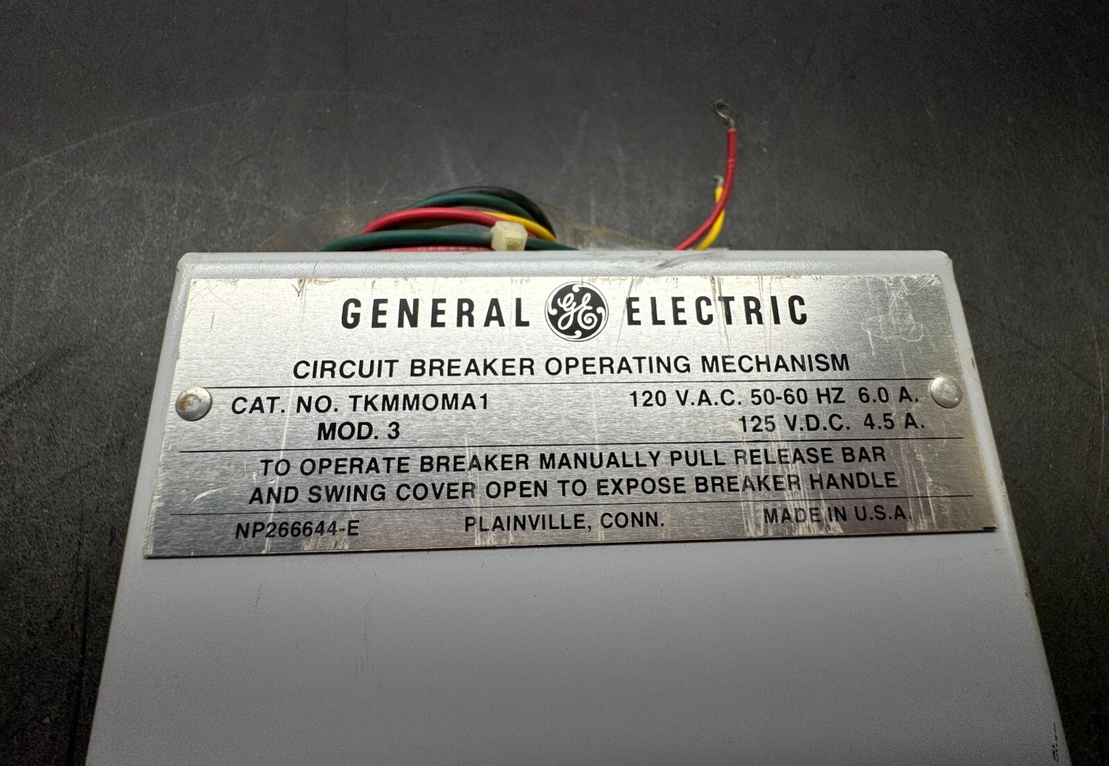 GENERAL ELECTRIC TKMMOMA1 Circuit Breaker Operating Mechanism Mod. 3 Used thumbnail 3